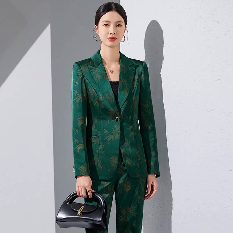Tailleur pantalone formali in  - Women Formal Wear For Interview recensione e prezzo
