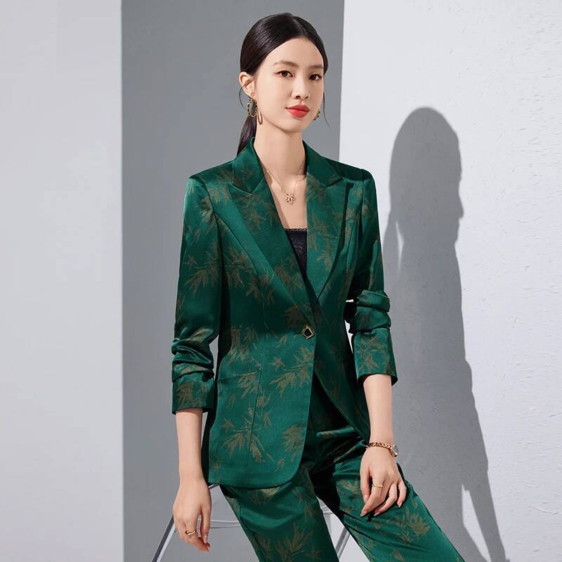 Tailleur pantalone formali in  - Women Formal Wear For Interview recensione e prezzo