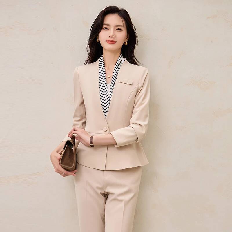 Stili uniformi formali Donna A - Women Formal Wear For Interview recensione e prezzo