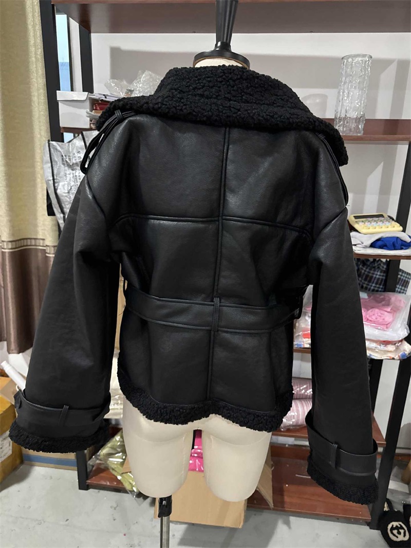 Giacca da donna nera in pellic - Formal Winter Wear Women Jacket recensione e prezzo